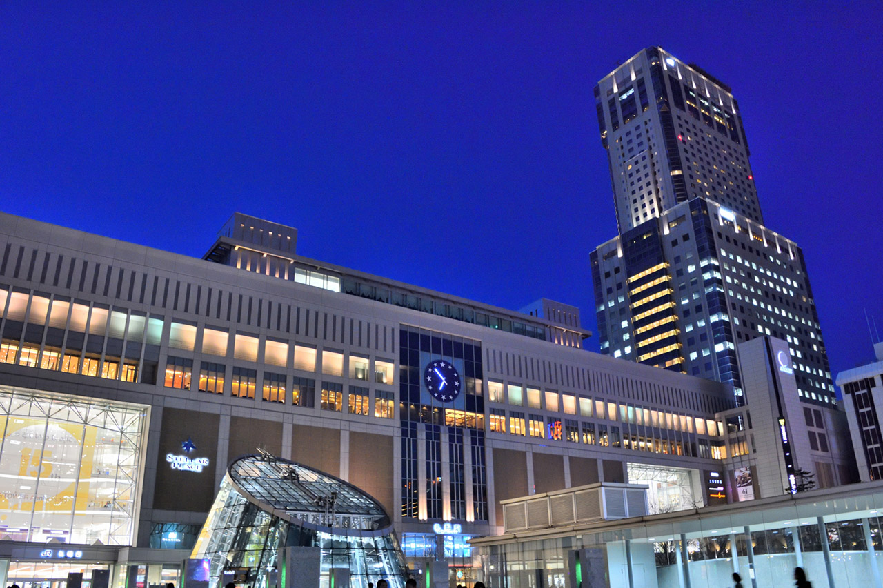 北海道の中心都市札幌市の札幌駅前の風景写真
